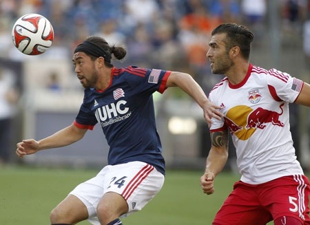 Lee Nguyễn tỏa sáng, New England thắng nghẹt thở đội bóng của Henry