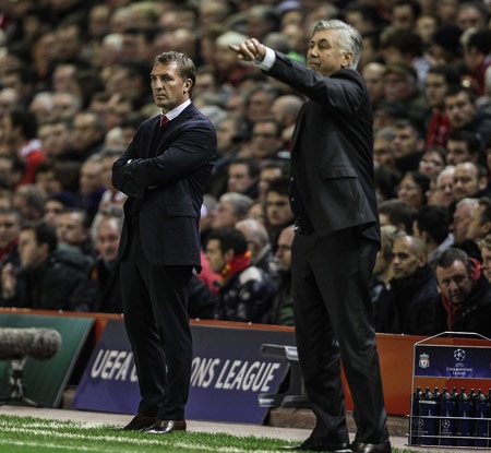 Hai HLV Rodgers và Ancelotti đứng ngồi không yên trong suốt 90 phút