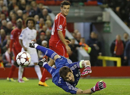 Thủ thành Casillas có không ít những pha cứu thua xuất thần