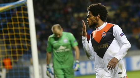11 cầu thủ xuất sắc nhất lượt đấu thứ 3 Champions League - 1 Luiz
Adriano ghi tới 5 bàn thắng vào lưới BATE