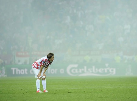 Real Madrid nhận tin không vui từ Modric - 1 Modric có thể phải
rời xa sân cỏ trong vòng 1 tháng