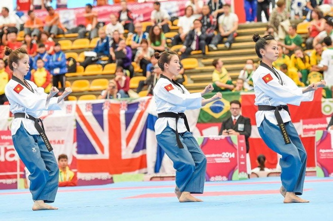Taekwondo Việt Nam giành HCV thế giới - 1 Châu Tuyết Vân cùng Nguyễn Thị Lệ Kim, Nguyễn Thùy Xuân Linh đã xuất sắc mang về tấm HCV Taekwondo