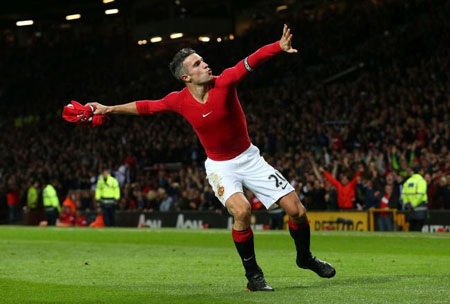 Van Persie sắp được trao hợp đồng mới