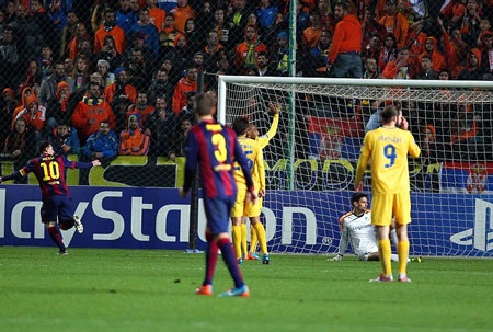 Những khoảnh khắc làm nên lịch sử của Messi ở Champions League - 11 ...rồi 3-0
