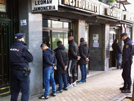 Ẩu đả tại La Liga: 200 người tham gia, 21 người đã bị bắt