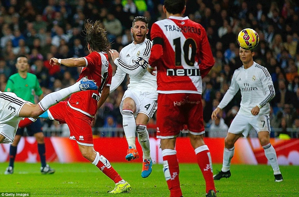 Ramos cũng để lại dấu ấn với một bàn thắng