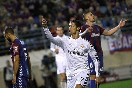“Nếu xấu trai, C.Ronaldo có thể giành nhiều Quả bóng vàng” - 1 Valera cho rằng C.Ronaldo xứng đáng nhận
nhiều Quả bóng vàng hơn
