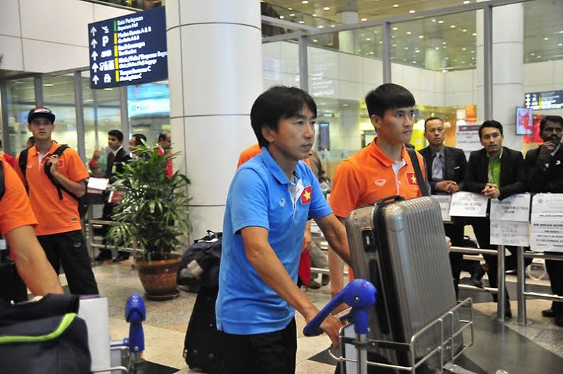 Đội tuyển Việt Nam đổ bộ xuống Kuala Lumpur - 4 An
An