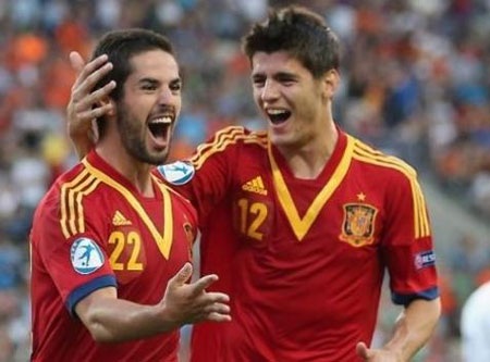 Đội tuyển Tây Ban Nha: Tương lai trong tay thế hệ 1992 - 1 Isco và Morata trong màu áo đội
tuyển U21 Tây Ban Nha