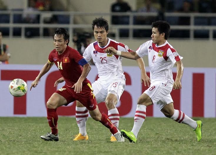 Thắng đậm Lào, đội tuyển Việt Nam rộng cửa vào bán kết - 1 Tấn Tài hoàn thành nhiệm vụ trong vai trò nhạc trưởng - Ảnh: Gia Hưng