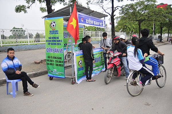 VFF nói gì về giá vé cao trận bán kết lượt về? - 1 Giá vé bán kết cao hơn hẳn lượt đi