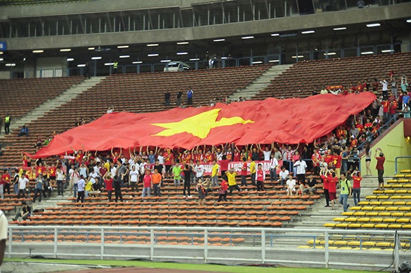 Nhiều CĐV đã không ngại đường xa đến Malaysia cổ vũ U23 Việt Nam
