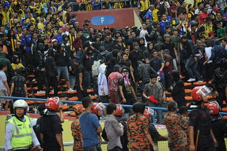 CĐV Malaysia tấn công CĐV Việt Nam - 4 An An