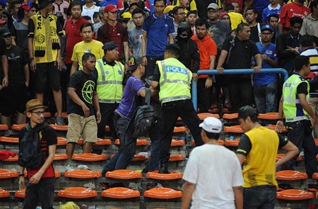 CĐV Malaysia tấn công CĐV Việt Nam - 9 An An