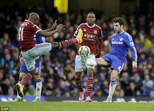 Fabregas thực hiện 103 đường chuyền ở trận thắng West Ham - 1 Fabregas chính là ngôi sao nhiều dấu ấn nhất ở Chelsea lúc này