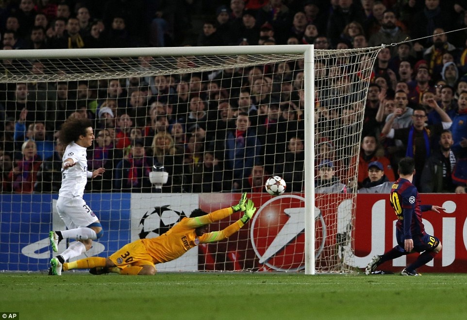 Đánh bại PSG, Barcelona giành ngôi đầu bảng - 2 Lionel Messi gỡ hòa 1-1 cho Barcelona