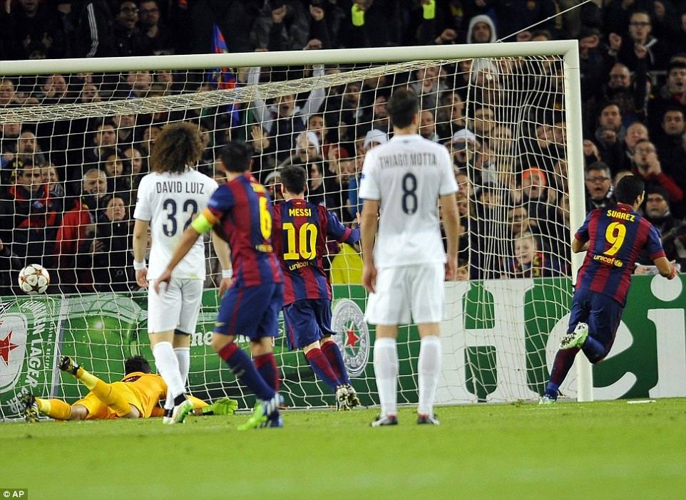 Đánh bại PSG, Barcelona giành ngôi đầu bảng - 3 Luis Suarez ấn định chiến thắng 3-1 cho Barcelona