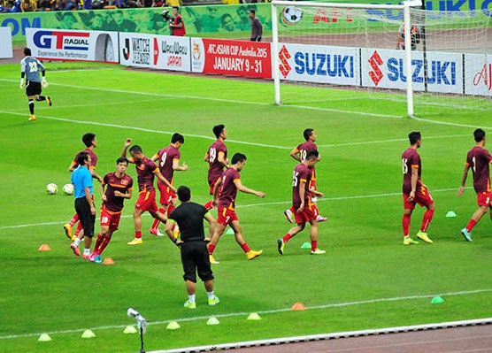 Đội tuyển Việt Nam khởi động trước trận đấu