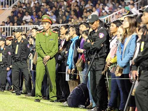 Ban kỷ luật VFF khẳng định không ưu ái cho sân Pleiku - 1 Ban kỷ luật VFF khẳng định họ không hề ưu ái HA Gia Lai