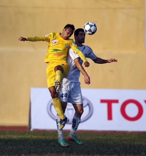 Trận đấu diễn ra khá căng thẳng và quyết liệt - Ảnh: Gia Hưng