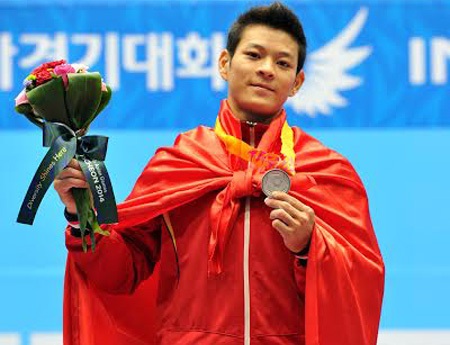 Thạch Kim Tuấn: “Vua” săn tiền thưởng của thể thao Việt Nam - 1 VĐV cử tạ Thạch Kim Tuấn
