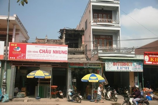 Căn nhà của ông Hộ mặt
trước đã cho thuê để kiếm thêm thu nhập