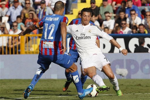 Real Madrid “trút giận” tại Bernabeu? - 2 C.Ronaldo từng tỏa sáng khi gặp Levante ở lượt đi