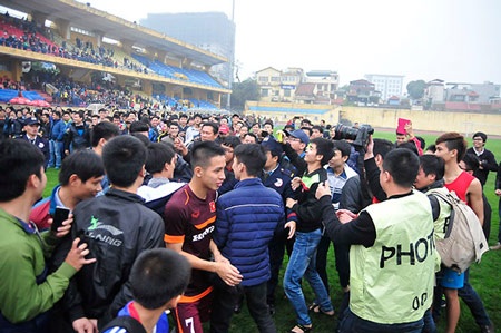 HLV Miura thu hút sự chú ý đặc biệt từ khán giả