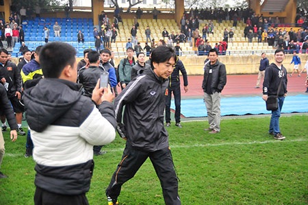 HLV Miura thu hút sự chú ý đặc biệt từ khán giả