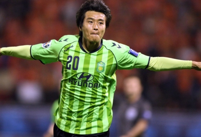“B.Bình Dương sẽ đá phòng ngự phản công trước Jeonbuk Motors” - 1 Lee Dong Guk là cầu thủ đáng chú ý nhất bên phía đại diện Hàn Quốc