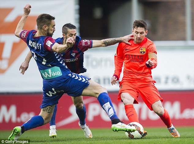 Messi lập cú đúp, Barca bỏ xa Real Madrid 4 điểm - 1 Messi ghi cả hai bàn thắng trong chiến thắng của Barcelona