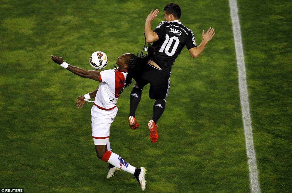 James Rodriguez ấn định thắng lợi 2-0 cho Real Madrid trước Vallecano ở phút 73