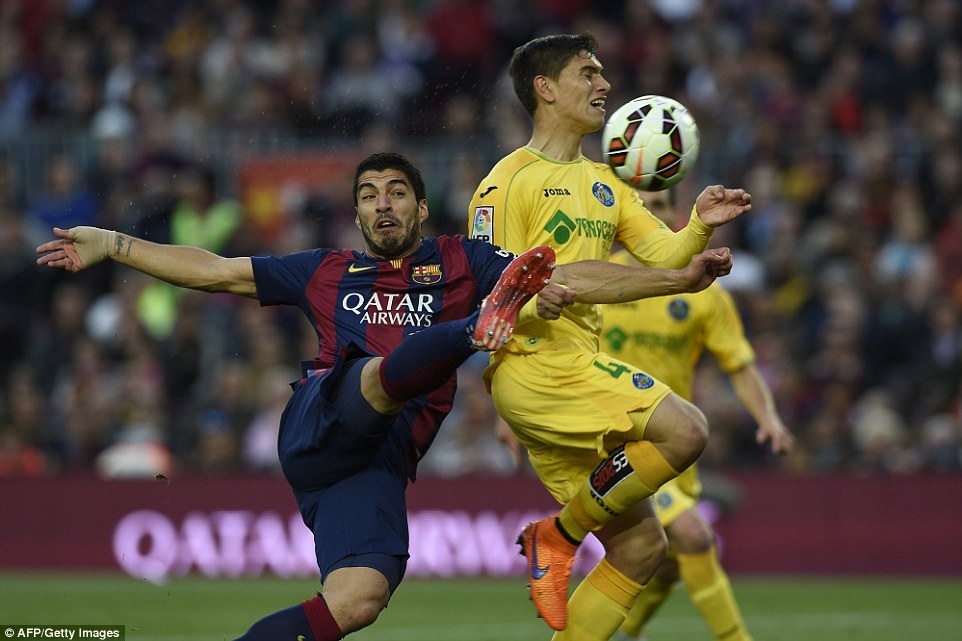 Barca 6-0 Getafe: Messi và Suarez lập cú đúp - 1 Suarez tiếp tục chơi thăng hoa trong chiến thắng của Barcelona