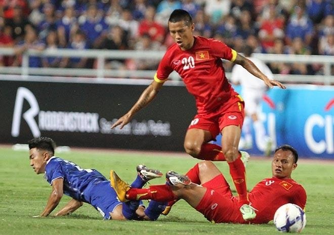 Chơi thiếu người, đội tuyển Việt Nam thua tiếc nuối Thái Lan - 1 ĐTVN đã chơi với tinh thần rất cao trước Thái Lan - Ảnh: An An