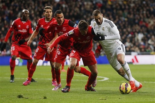 Real Madrid bất lợi hơn Barcelona ở 4 vòng cuối La Liga - 3 Real lần lượt phải gặp Sevilla và Valencia, hai đội tranh vé dự Champions League