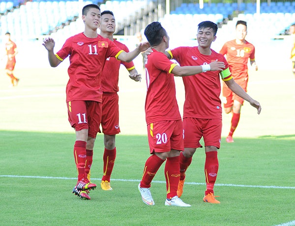 U23 Việt Nam 6-0 U23 Brunei (kết thúc) - 1 Phi Sơn ăn mừng bàn thắng nâng tỷ số lên 2-0 cho U23 Việt Nam