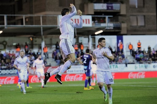 Real Madrid tiếp đà thăng hoa bằng trận thắng đậm? - 2 Real Madrid quyết tâm bám đuổi Barca để lên ngôi vô địch La Liga