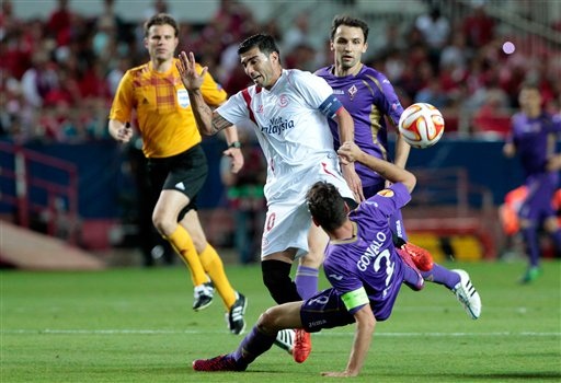 Lượt đi bán kết Europa League: Thất vọng người Ý - 1 Thắng Fiorentina, Sevilla cầm chắc vé vào chung kết Europa League