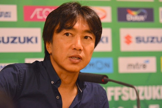 HLV Miura muốn gắn bó lâu dài với bóng đá Việt Nam - 1 HLV Miura luôn thể hiện tình yêu với bóng đá Việt Nam