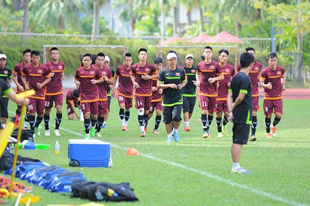 Đội trưởng U23 Việt Nam dính chấn thương, HLV Miura lo lắng - 2 Chấn thương của Mạnh Hùng khiến HLV Miura lo lắng