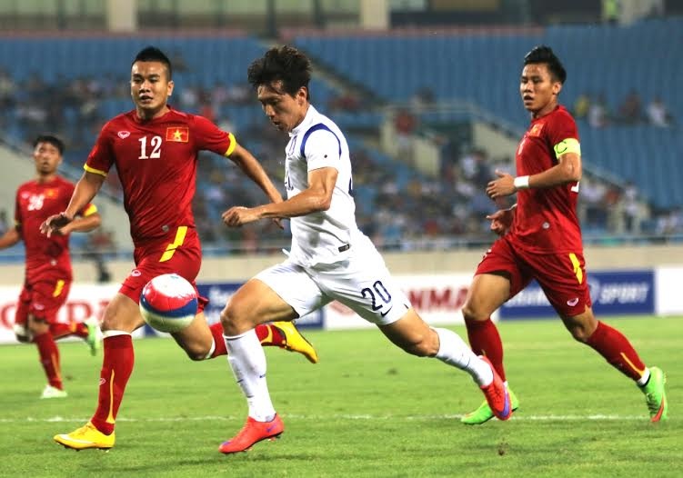 U23 Việt Nam cầm hòa thành công U23 Hàn Quốc - 2 U23 Hàn Quốc liên tục ép sân ở đầu trận - Ảnh: Gia Hưng