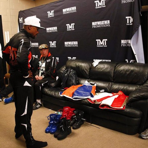 Mayweather đánh bại Pacquiao bằng tính điểm - 6 Mayweather đã sẵn sàng cho cuộc so găng thế kỷ này