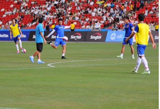 U23 Việt Nam khởi động trước trận đấu