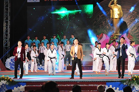Tưng bừng lễ xuất quân đoàn TTVN tham dự SEA Games 28 - 8 Tất cả các VĐV đều quyết tâm mang thành tích cao cho đoàn TTVN