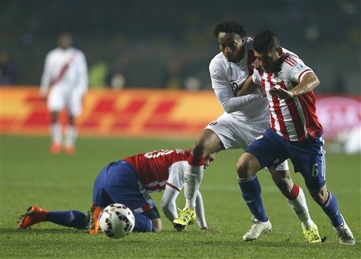 Hạ Paraguay, Peru giành hạng ba Copa America 2015 - 1 Trận đấu diễn ra khá hấp dẫn và cân bằng trong hiệp 1