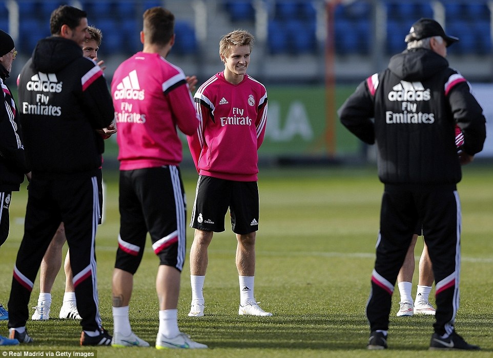 Odegaard thể hiện tốc độ không kém Bale ở buổi tập đầu tiên - 8 Ngôi sao trẻ người Na Uy nhiều khả năng sẽ được ra sân cuối tuần này