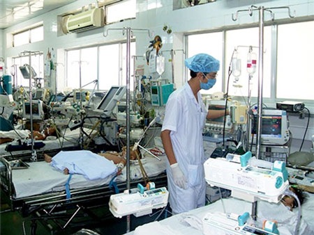 Chăm sóc trẻ mắc bệnh nhiễm tại Bệnh viện Nhi Đồng 1