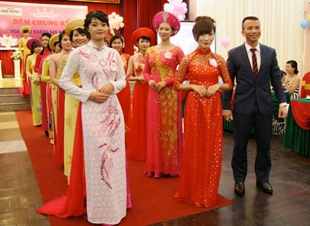 Hà Nội có “Hoa khôi khách sạn”   - 4 Hà Nội: Tổ chức “Hoa khôi khách sạn” để “thử lửa” nhân viên