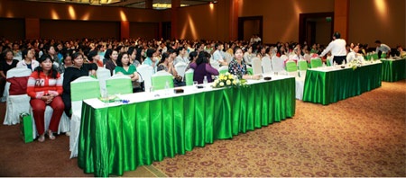 3000 phụ nữ được chuyên gia tư vấn tại hội thảo “Nội tiết tố nữ - Chìa khóa tuổi xuân” - 3 Chuỗi hội thảo thu hút hàng ngàn chị em tới tham dự