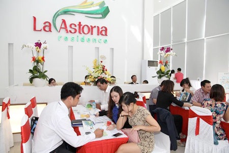 Hơn 200 khách hàng đặt mua căn hộ La Astoria ngay trong ngày khai trương nhà mẫu - 1 Hơn 200 khách hàng đặt mua căn hộ La Astoria ngay trong ngày khai trương nhà mẫu